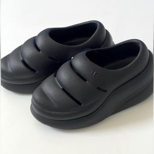 UGG Kids Sport Yeah Clog sz 12 Toddler